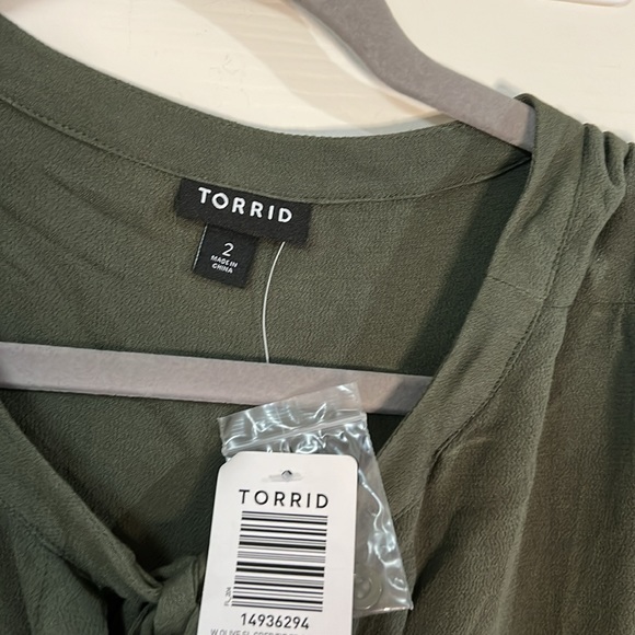 NWT Torrid green sleeveless button down top shirt tie bow collar 2X - Picture 6 of 9